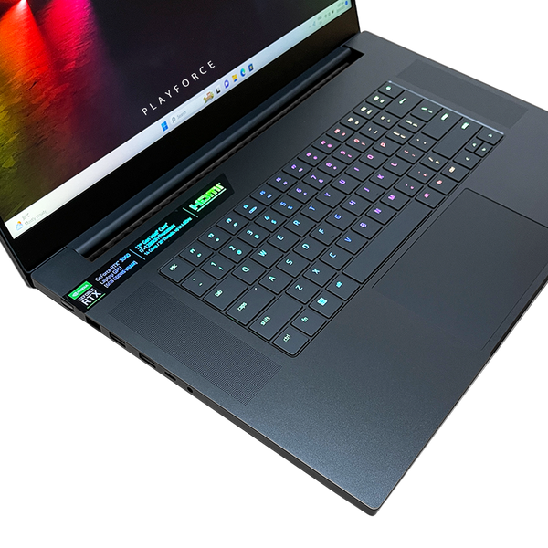 Razer Blade 17 2022 (i7-12800H, RTX 3060, 32GB, 1TB, QHD 165Hz, 17-inch)