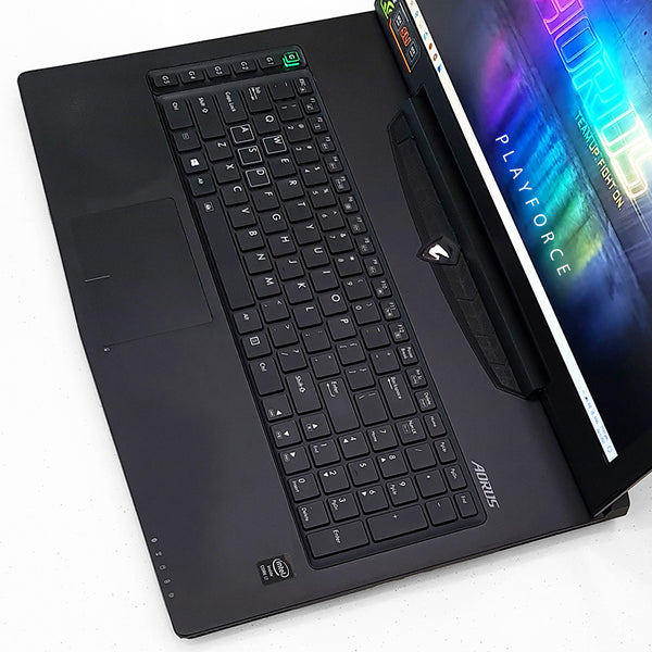 AORUX X7 V2 (i7-4860HQ, GTX 860M SLI, 16GB, 1TB+256GB SSD, 17-inch)