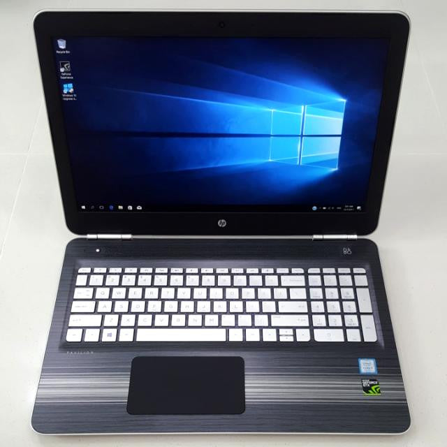 HP Pavilion 15, i7-7700HQ, GTX 1050, 256GB SSD, 15.6-Inch FHD 