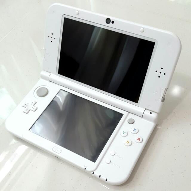 New nintendo deals 3ds xl white